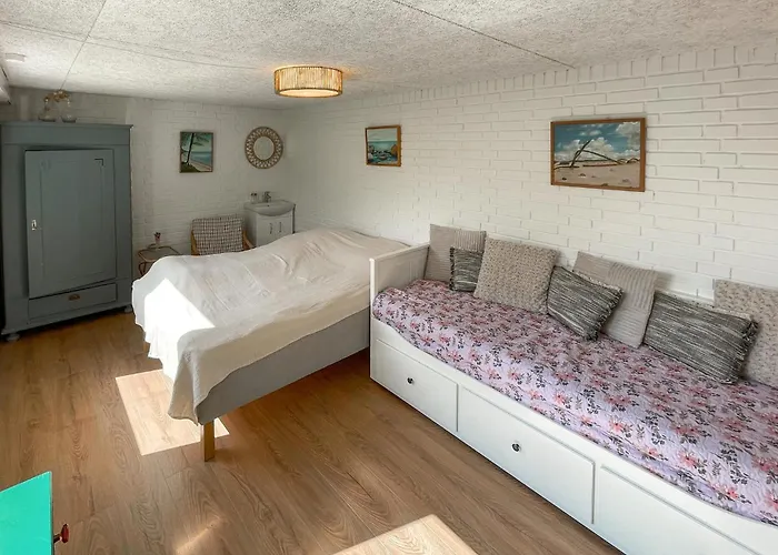 3 Bedroom Amazing Home In Farevejle